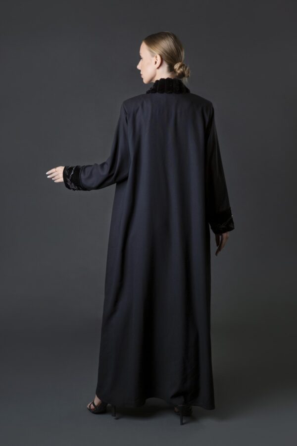 Winter fabric abaya with fur borders - Image 3