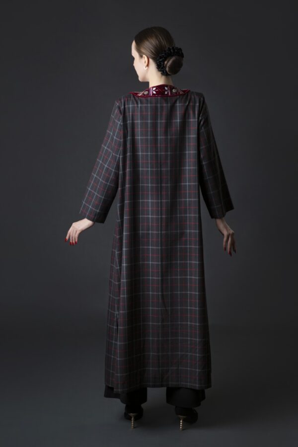 Winter Fabric Abaya with Checks Design - Image 3