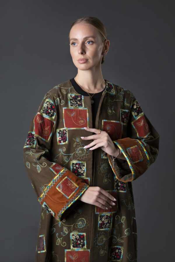 Colorful Threadwork Abaya - Image 4