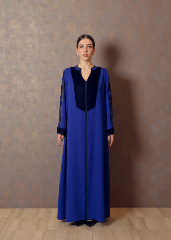 Moroccan Elegance – Crepe Galabiya with Velvet Patch & Hand-Embroidered Sleeves