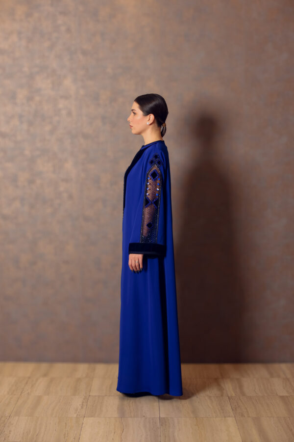 Moroccan Elegance – Crepe Galabiya with Velvet Patch & Hand-Embroidered Sleeves - Image 2