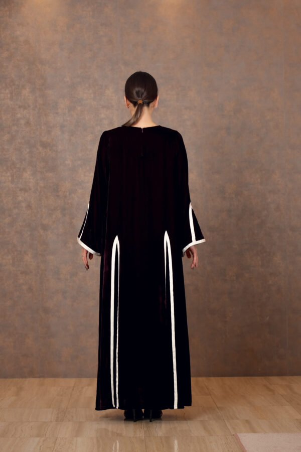 Velvet Vista – Galabiya with Inverted V Panels & Hand Embroidery - Image 3