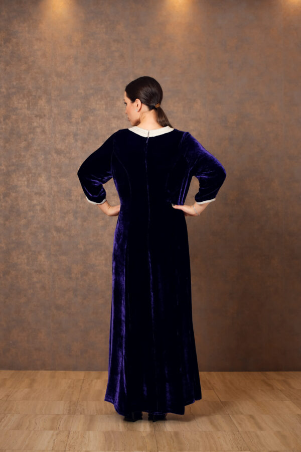 Moroccan Veil – Velvet Galabiya with Zari Embroidery & Flowy Panel Cut - Image 4
