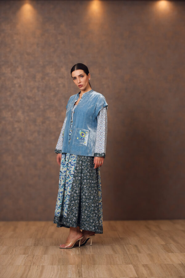 Floral Print Galabiya with Embroidered Velvet Jacket - Image 5